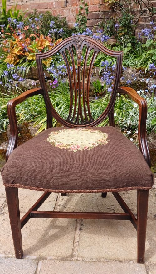 georgian hepplewhite carver chair - CATEGORY: ANTIQUE CHAIRS - DATED GEORGIAN