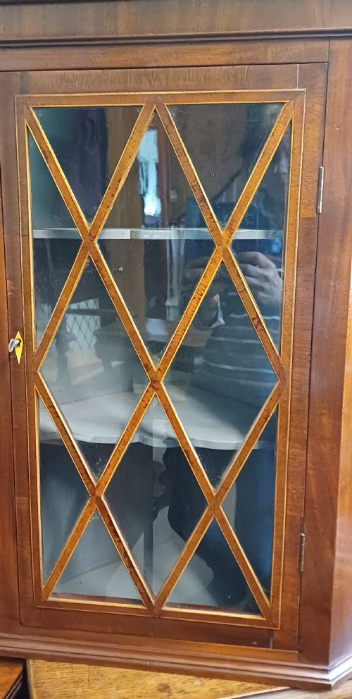 DELIGHTFUL SMALL GLAZED CORNER CUPBOARD - ADDITIONAL PHOTO 1
