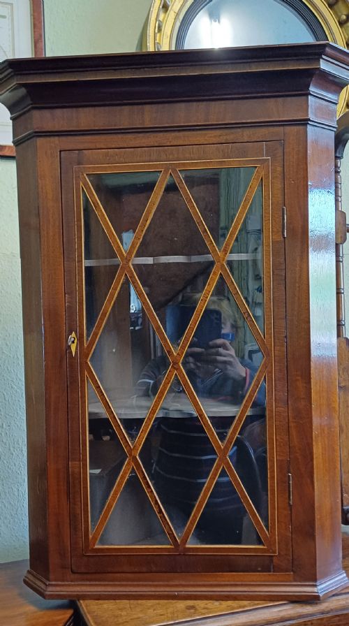DELIGHTFUL SMALL GLAZED CORNER CUPBOARD - ADDITIONAL PHOTO 2