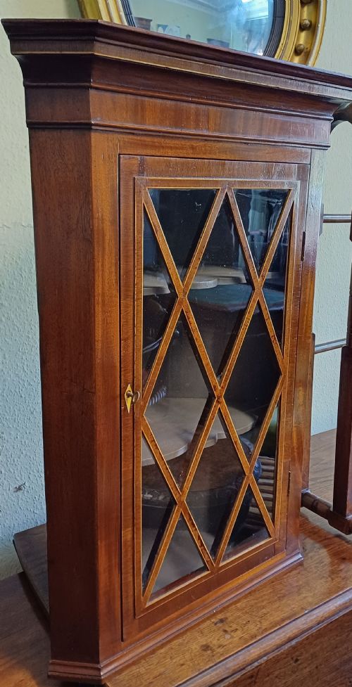 DELIGHTFUL SMALL GLAZED CORNER CUPBOARD - ADDITIONAL PHOTO 4