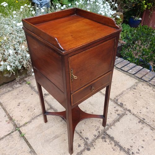 BEDSIDE TABLE WITH DRAWER AND CUPBOARD - ADDITIONAL PHOTO 1