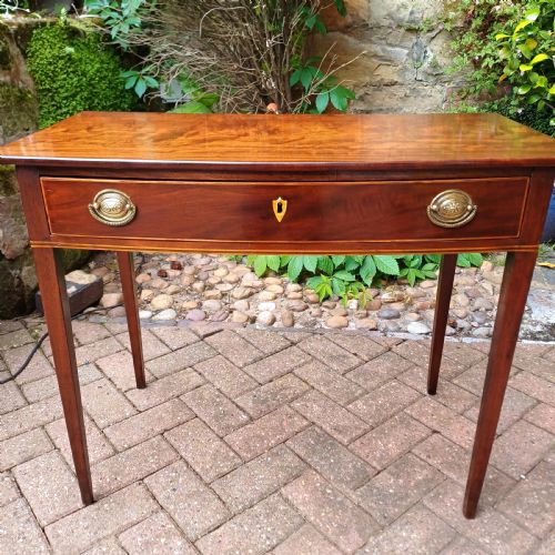 georgian bow fronted side table mahogany - CATEGORY: ANTIQUE TABLES - DATED 1800
