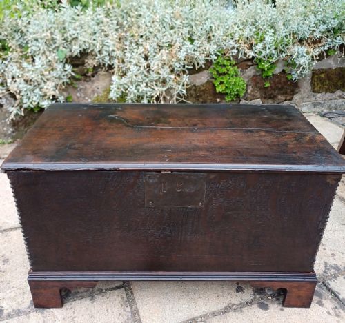 VERY SMALL OAK COFFER 17TH CENTURY - ADDITIONAL PHOTO 2