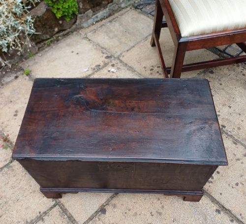 VERY SMALL OAK COFFER 17TH CENTURY - ADDITIONAL PHOTO 4