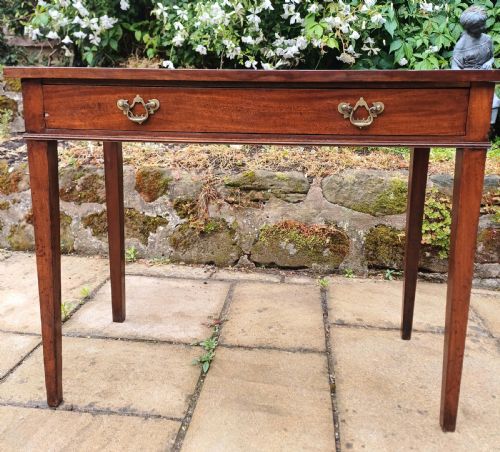 ELEGANT GEORGIAN MAHOGANY SIDE TABLE OR HALL TABLE - ADDITIONAL PHOTO 1
