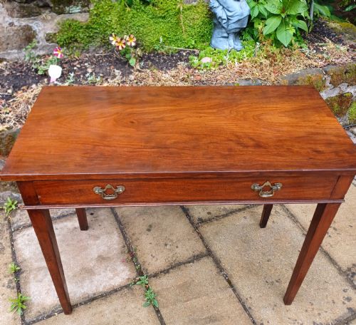 ELEGANT GEORGIAN MAHOGANY SIDE TABLE OR HALL TABLE - ADDITIONAL PHOTO 2