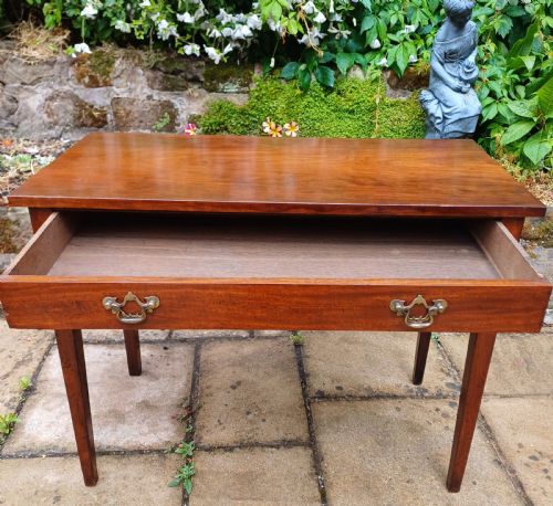 ELEGANT GEORGIAN MAHOGANY SIDE TABLE OR HALL TABLE - ADDITIONAL PHOTO 4