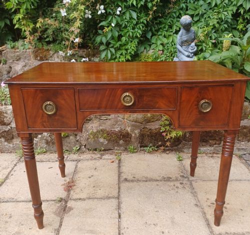 mahogany dressing table regency - CATEGORY: ANTIQUE DRESSING TABLES - DATED REGENCY