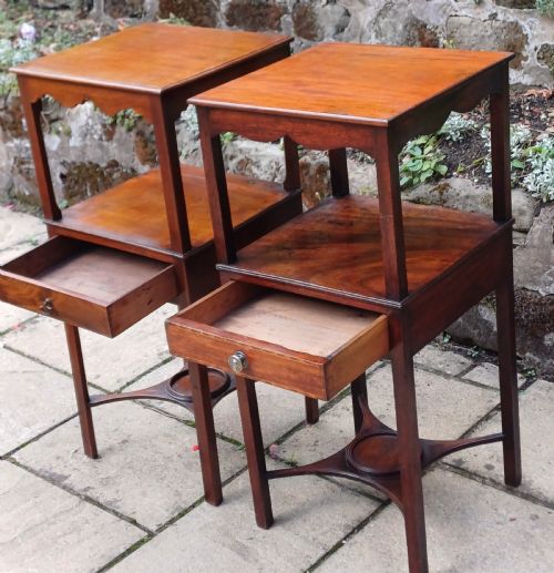 PAIR OF GEORGIAN BEDSIDE TABLES - ADDITIONAL PHOTO 4