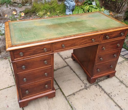 VICTORIAN MAHOGANY PEDESTAL DESK - ADDITIONAL PHOTO 2