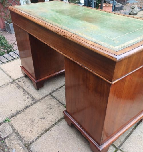 VICTORIAN MAHOGANY PEDESTAL DESK - ADDITIONAL PHOTO 5