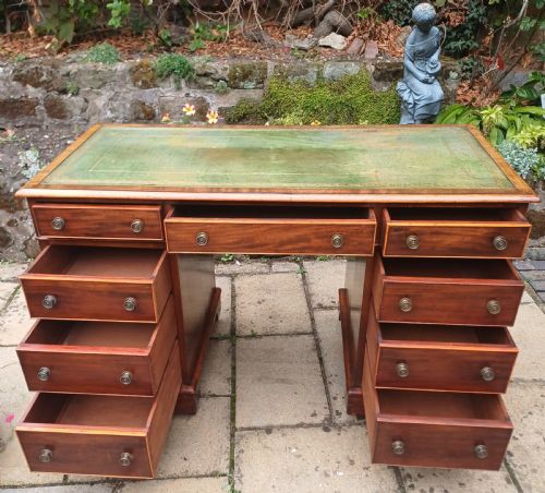 VICTORIAN MAHOGANY PEDESTAL DESK - ADDITIONAL PHOTO 6