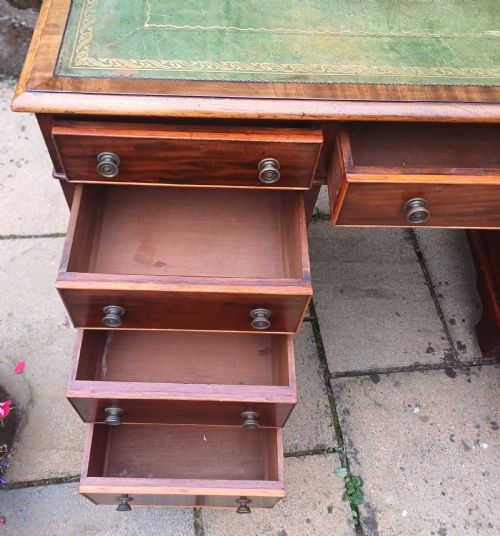 VICTORIAN MAHOGANY PEDESTAL DESK - ADDITIONAL PHOTO 7