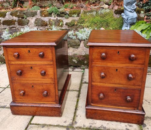 PAIR BEDSIDE TABLES DRAWERS - ADDITIONAL PHOTO 1