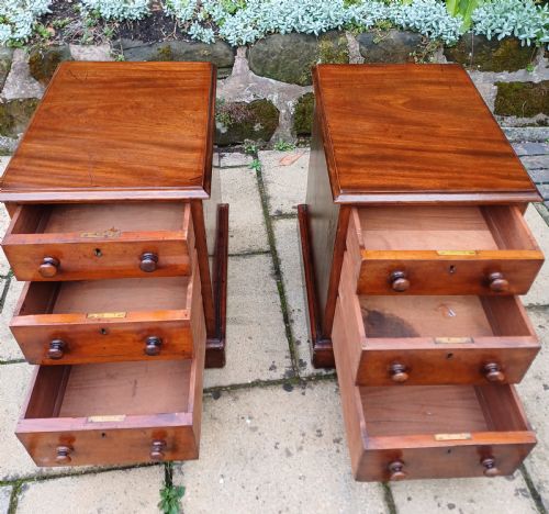 PAIR BEDSIDE TABLES DRAWERS - ADDITIONAL PHOTO 3