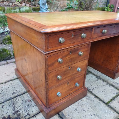 LARGE PEDESTAL DESK MAHOGANY 5FT - ADDITIONAL PHOTO 6