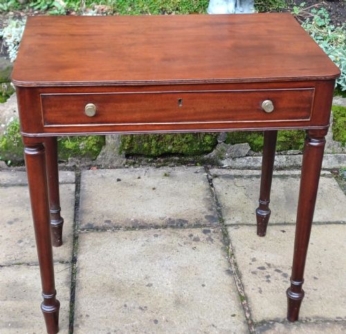 ELEGANT SMALL GEORGIAN SIDE TABLE MAHOGANY - ADDITIONAL PHOTO 1