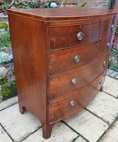 GEORGIAN MAHOGANY BOW FRONTED FRONT CHEST OF DRAWERS - ADDITIONAL PHOTO 2