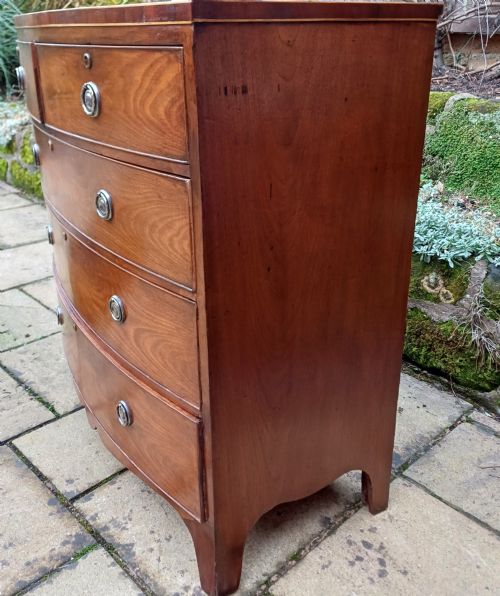GEORGIAN MAHOGANY BOW FRONTED FRONT CHEST OF DRAWERS - ADDITIONAL PHOTO 5