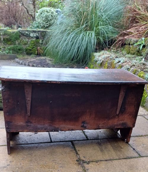SMALL 17TH CENTURY OAK COFFER - ADDITIONAL PHOTO 7
