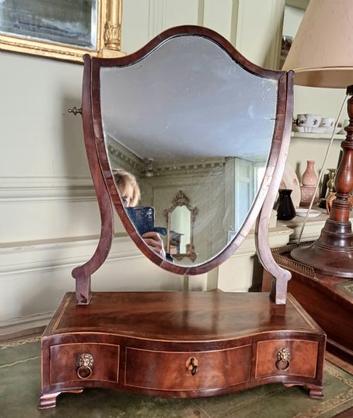 beautiful georgian toilet dressing mirror serpentine - CATEGORY: ANTIQUE MIRRORS - DATED 18TH CENTURY
