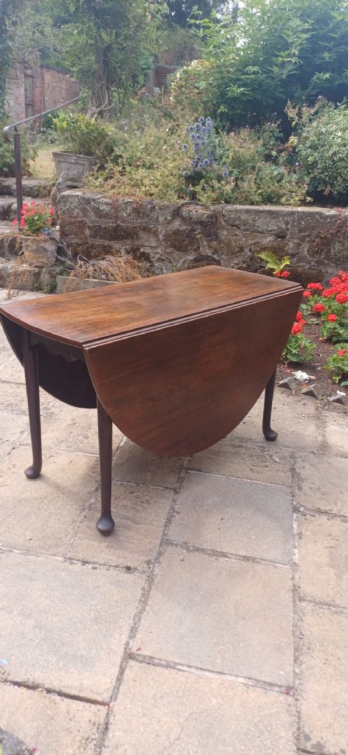 MAHOGANY DROP LEAF DINING TABLE GEORGIAN
