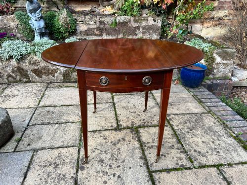 C18th Oval Mahogany Pembroke Table