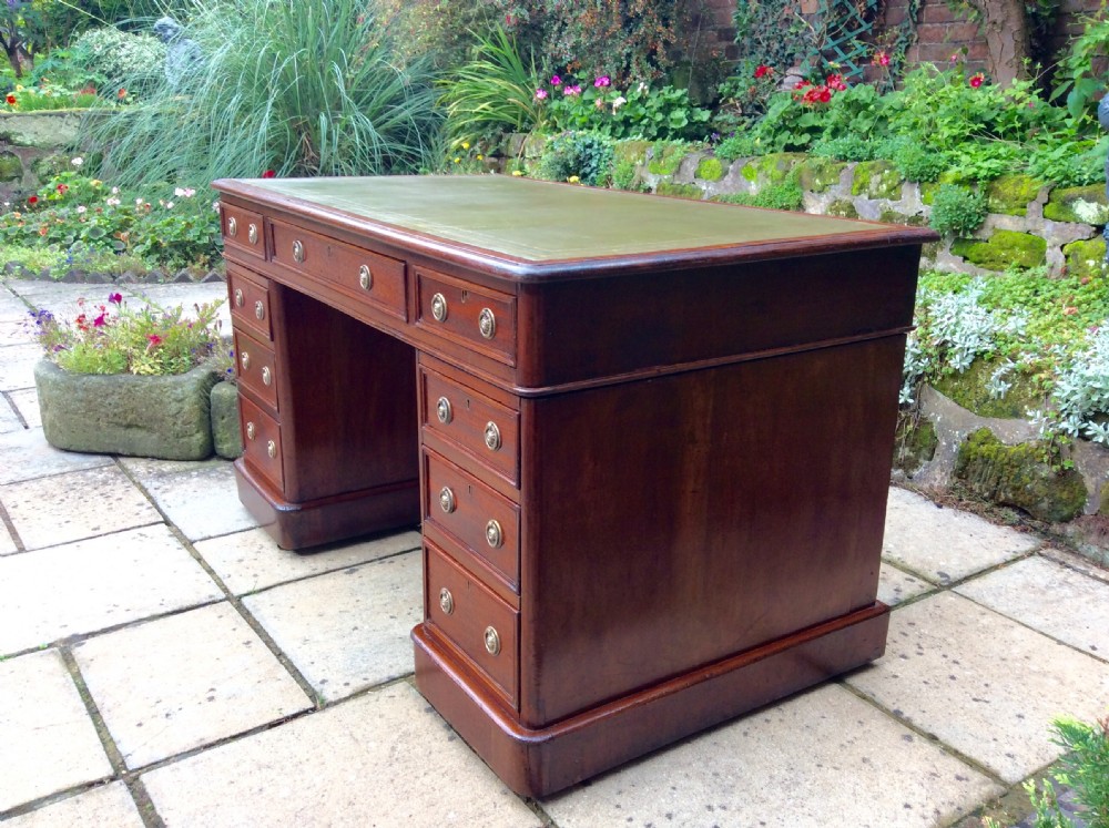 Super quality Victorian mahogany pedestal desk View V