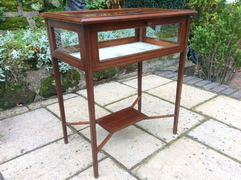 Edwardian bijouterie or display table View III