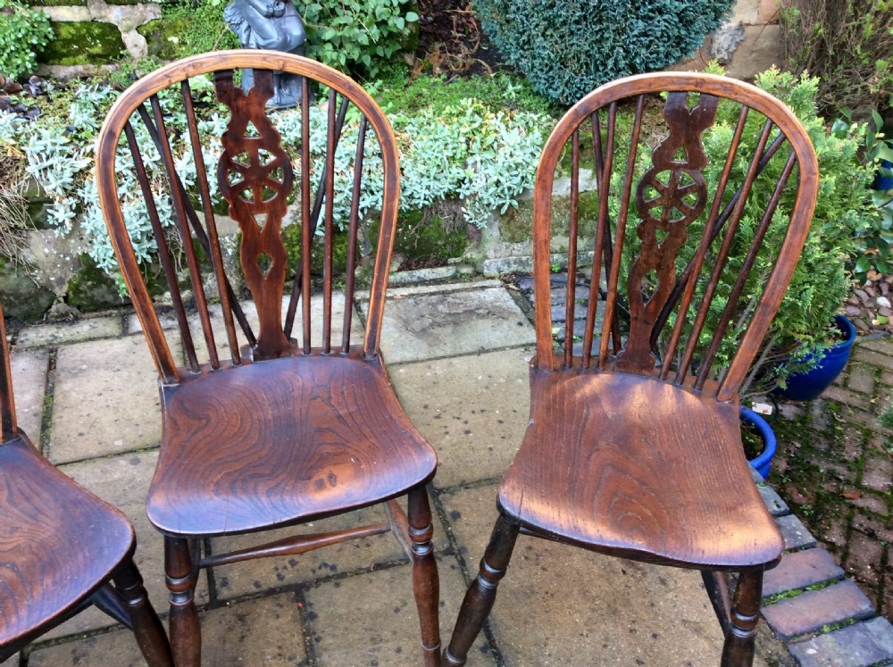 four Windsor wheelback chairs View III