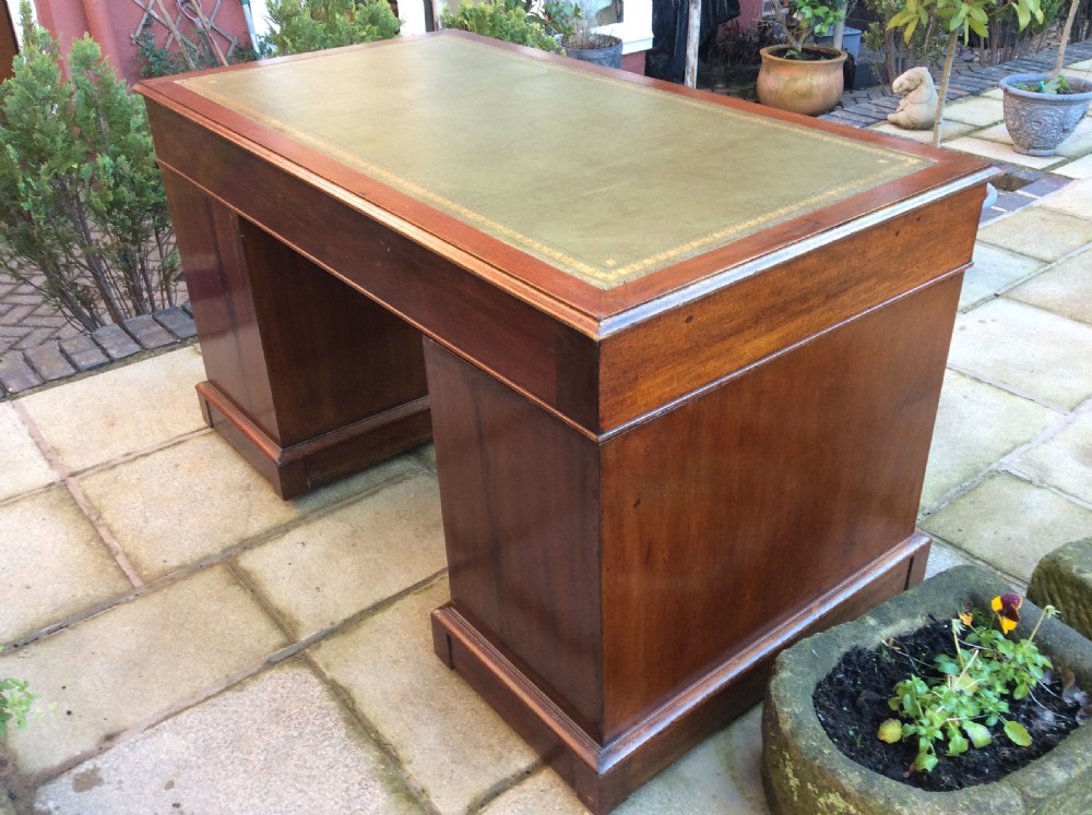 Victorian mahogany pedestal desk View VII