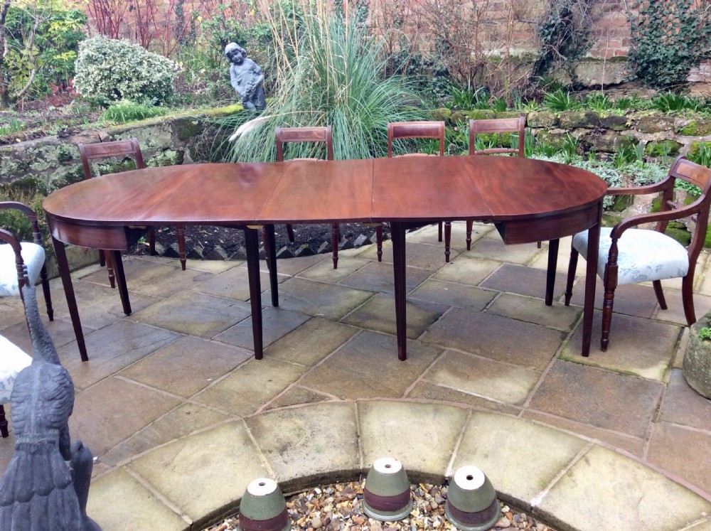 Large Georgian mahogany dining table View II