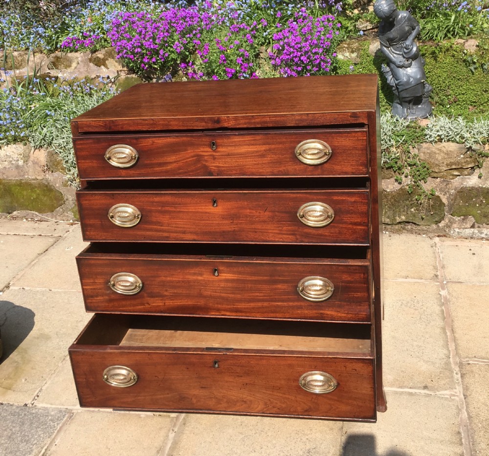 Small Mahogany Georgian chest of drawers View II