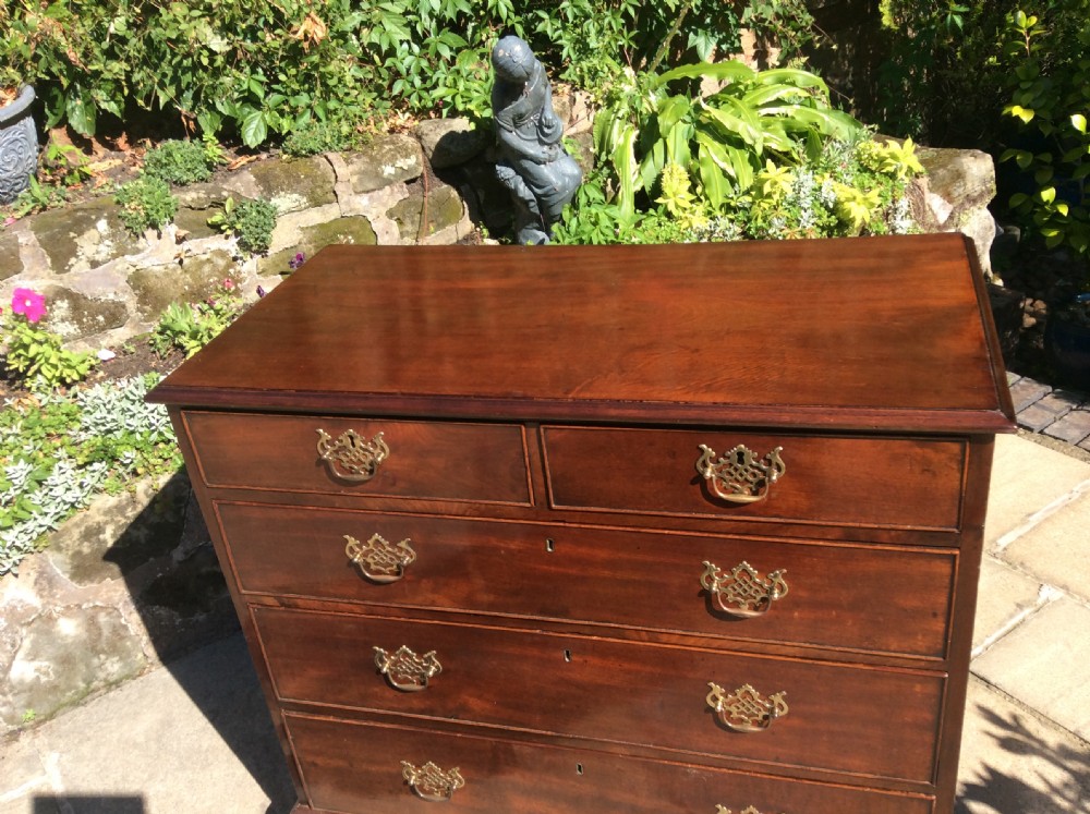 Small Georgian mahogany chest of drawers View V