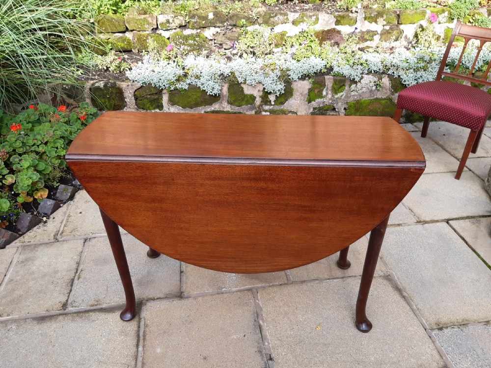 Georgian mahogany dining table 