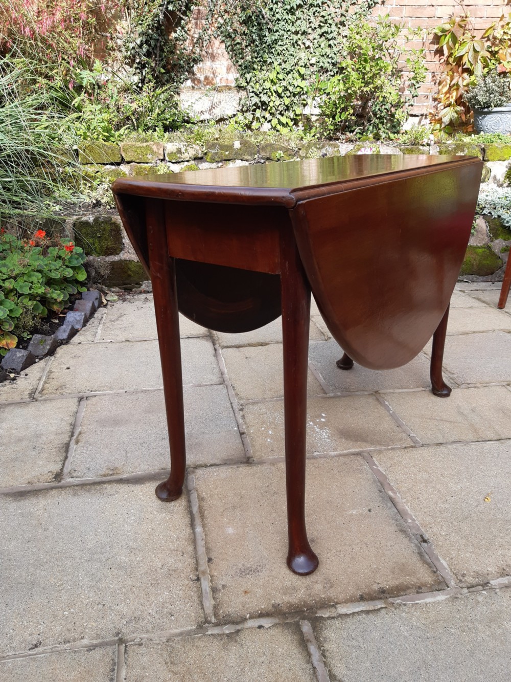 Georgian mahogany dining table  View IV