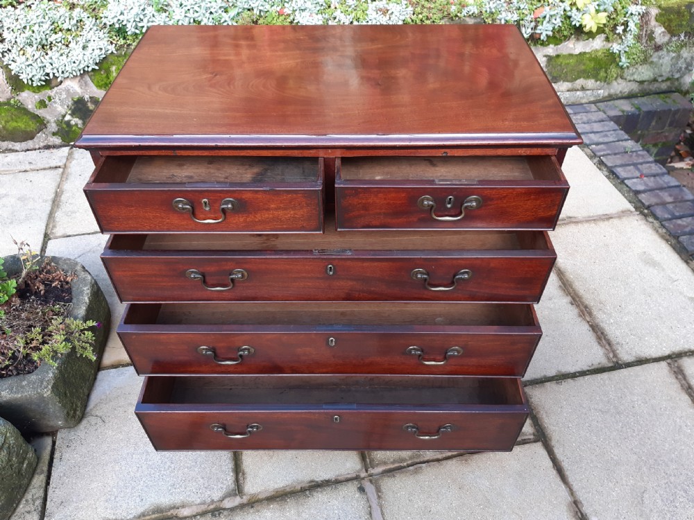 Small Georgian mahogany chest of drawers View III