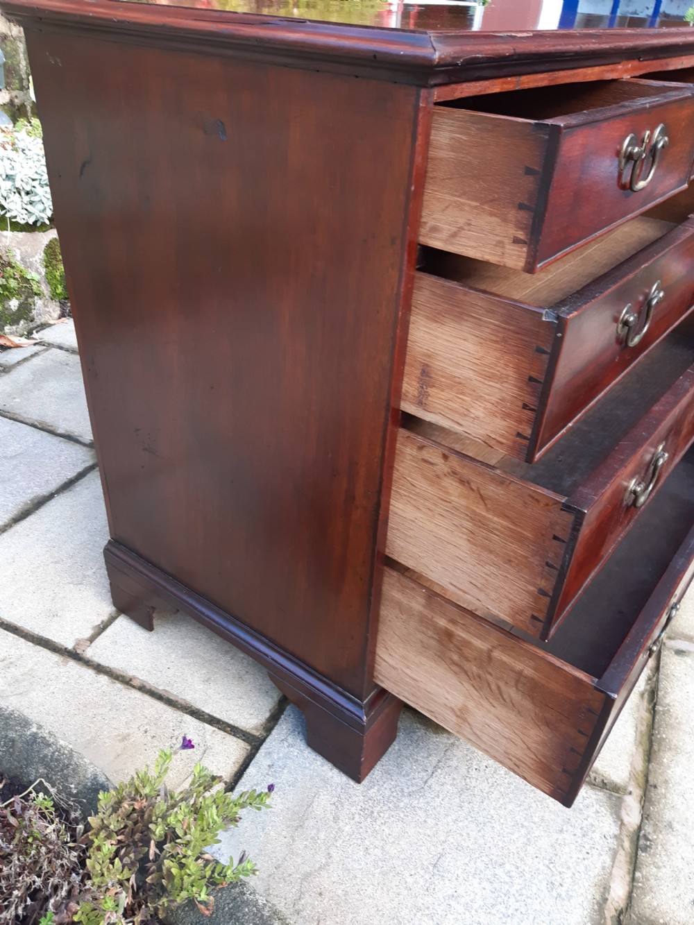 Small Georgian mahogany chest of drawers View IV