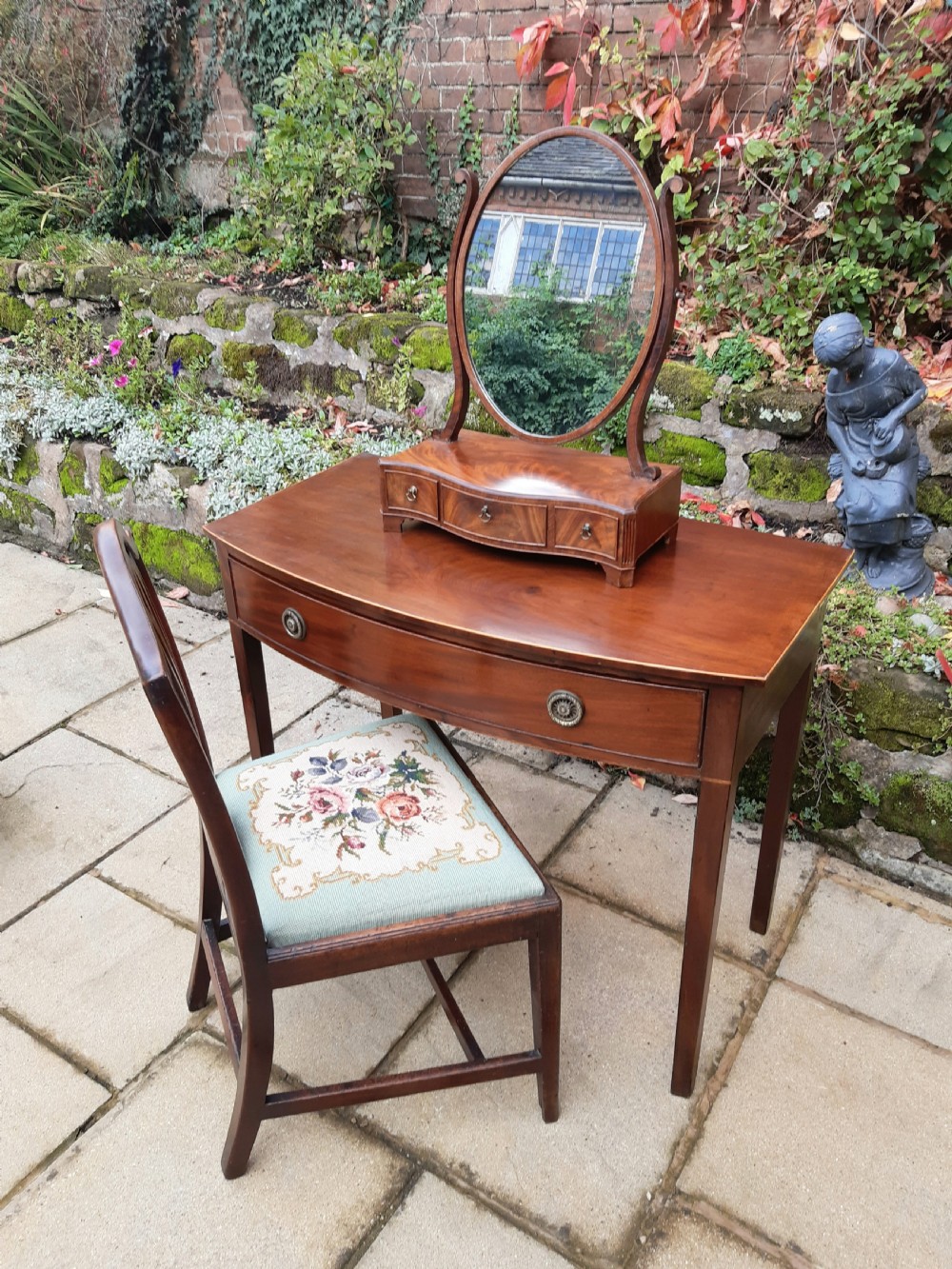 Mahogany Georgian bow front side table  View V