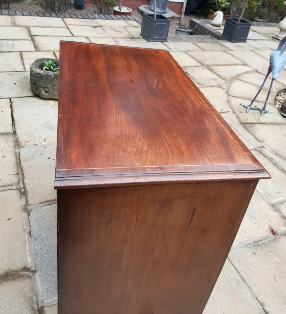 Very small Georgian mahogany chest of drawers  View VII