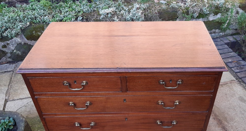Sweet small Georgian mahogany chest of drawers  View II