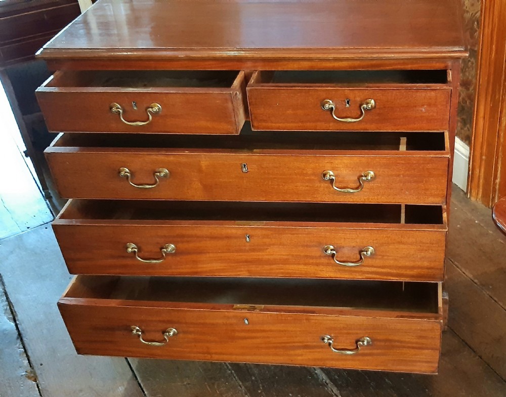 Sweet small Georgian mahogany chest of drawers  View VI