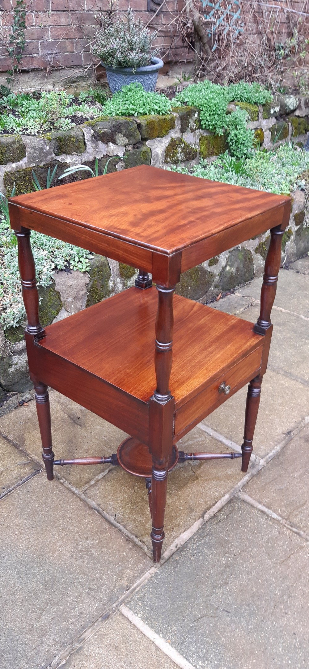 Superb quality mahogany Regency table in the manner of Gillows View IV