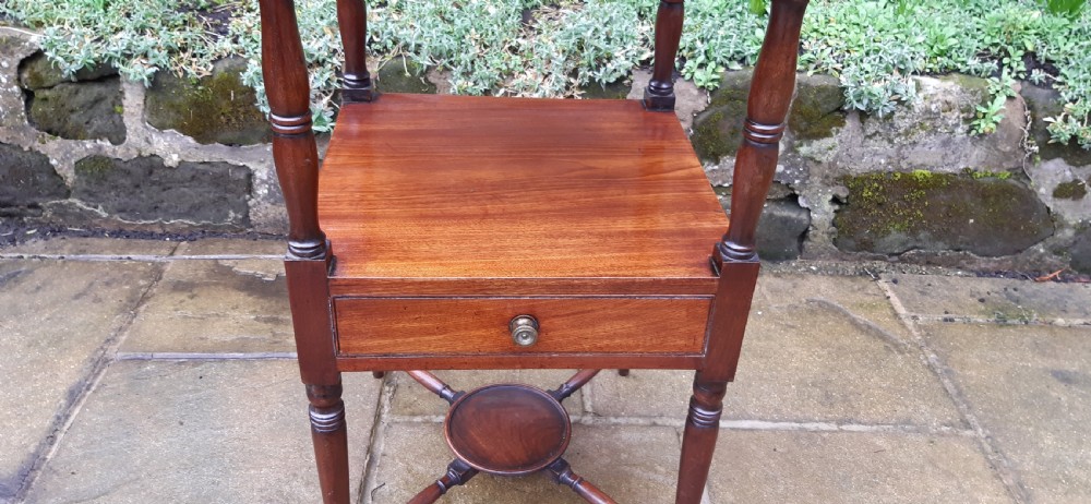 Superb quality mahogany Regency table in the manner of Gillows View VI