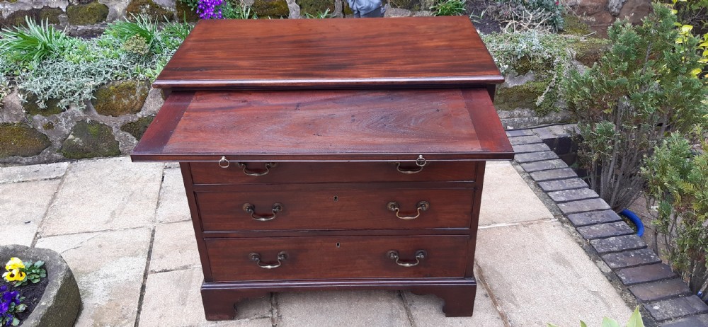 Superb Chippendale period mahogany chest of drawers. View V