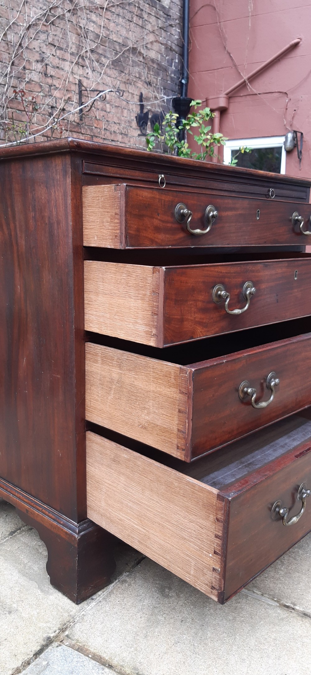 Superb Chippendale period mahogany chest of drawers. View VI