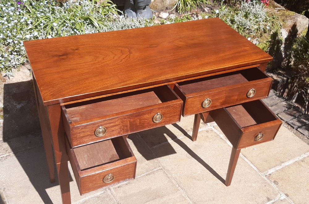 Georgian mahogany dressing table View VII