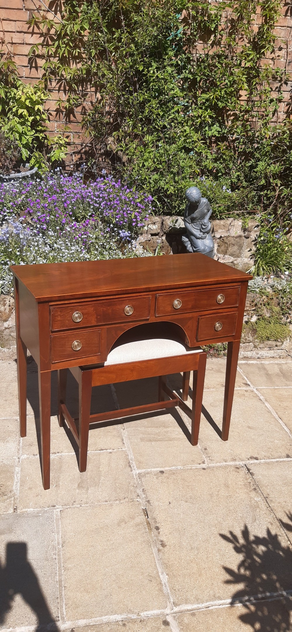 Georgian mahogany dressing table View VIII
