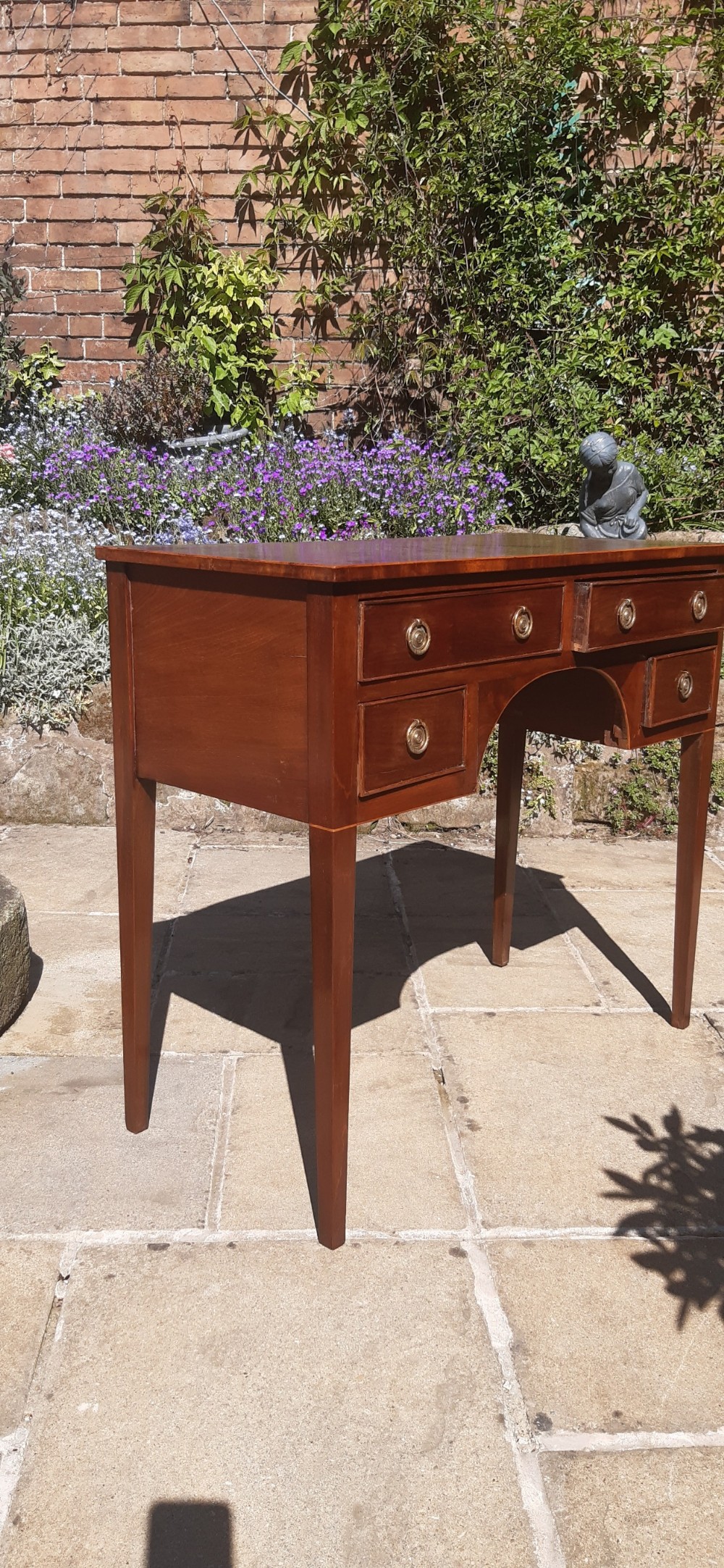 Georgian mahogany dressing table View IX