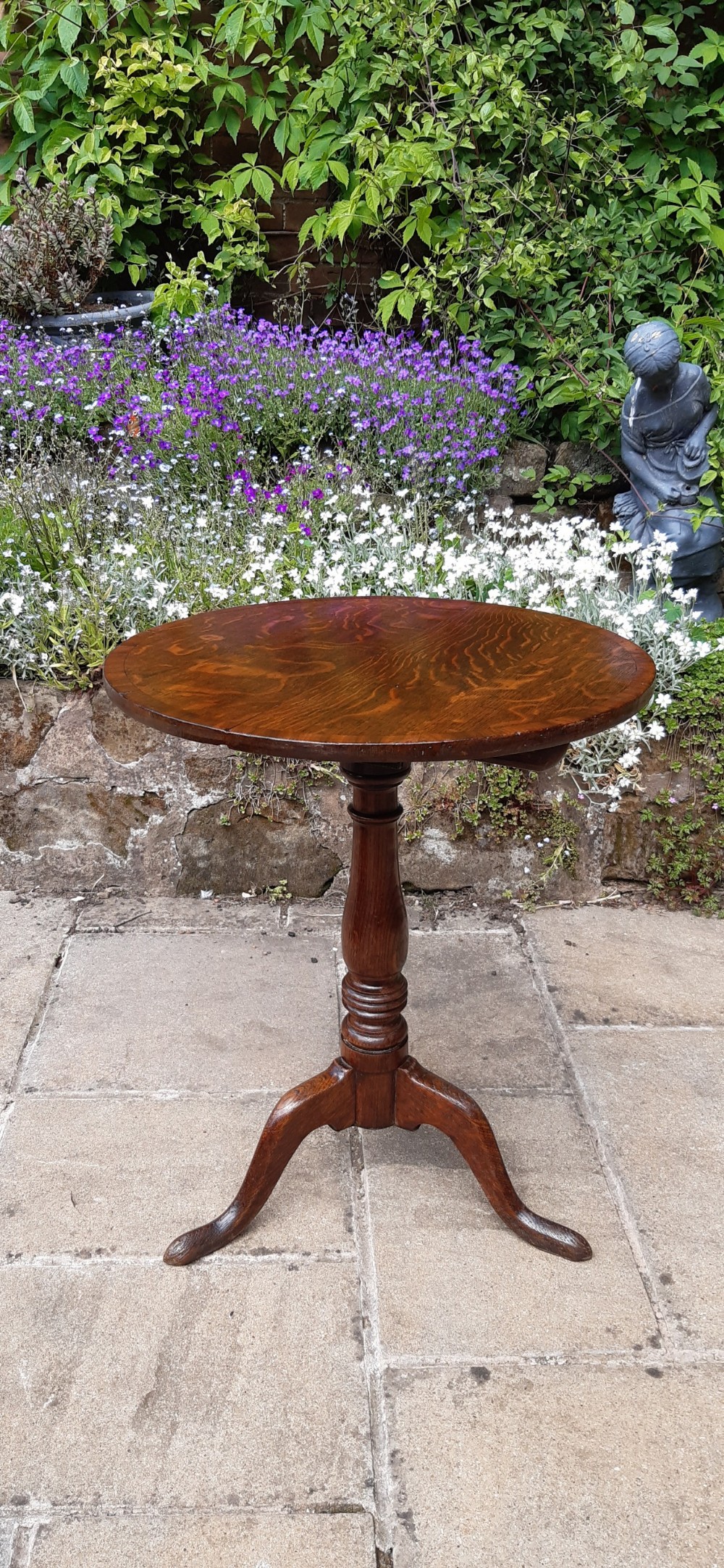Georgian oak wine tripod table 